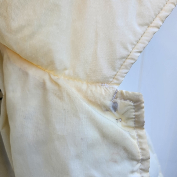 Guess Puffer/ Bubble Coat Used Size L - Picture 10 of 15